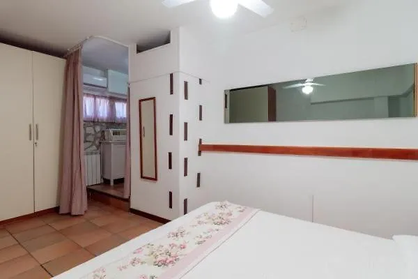 Semesterbostad Cyclops House Villa Aci Catena Italien